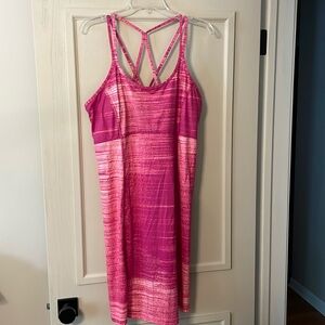 Like new, worn once The North Face athletic dress with built in bra/pads.